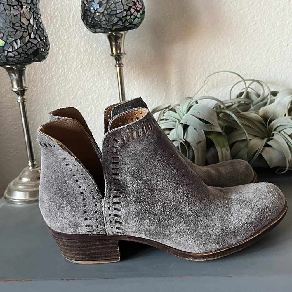 ☘️HP☘️ EUC Lucky Brand Gray Bustina Ankle Booties - Picture 7 of 11